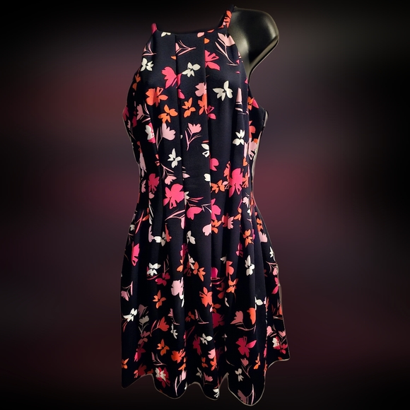 Vince Camuto Dresses & Skirts - Vince Camuto Sleeveless Dress